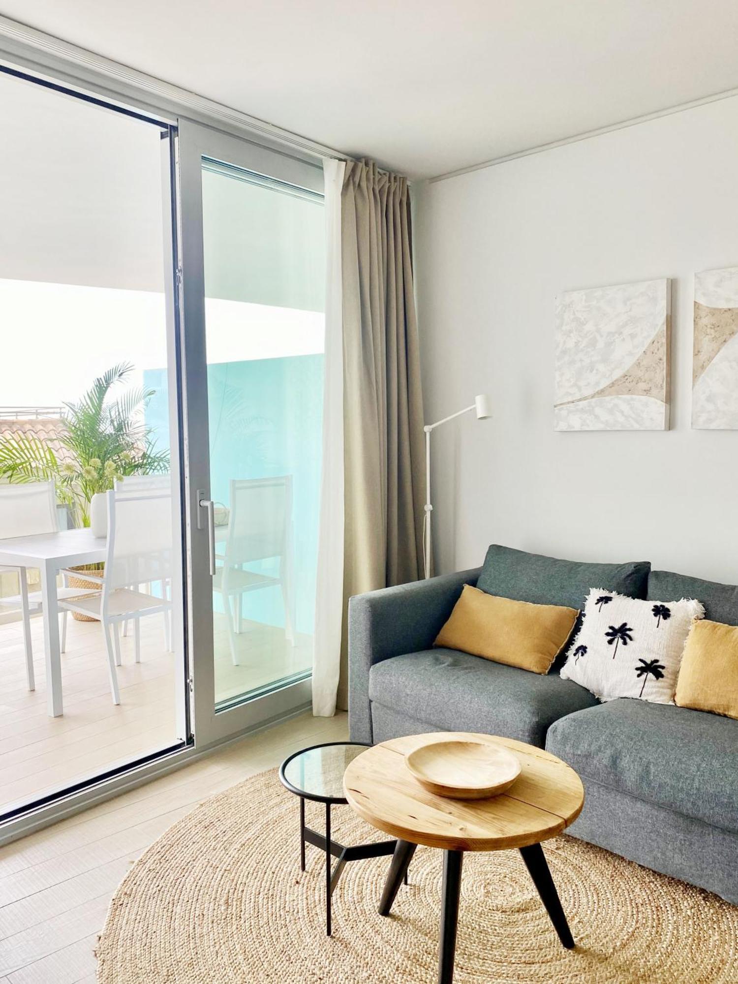 Fantastic Apartment In The Wave Just Steps From Carvajal Beach - Pool And Free Parking Фуэнхирола Экстерьер фото