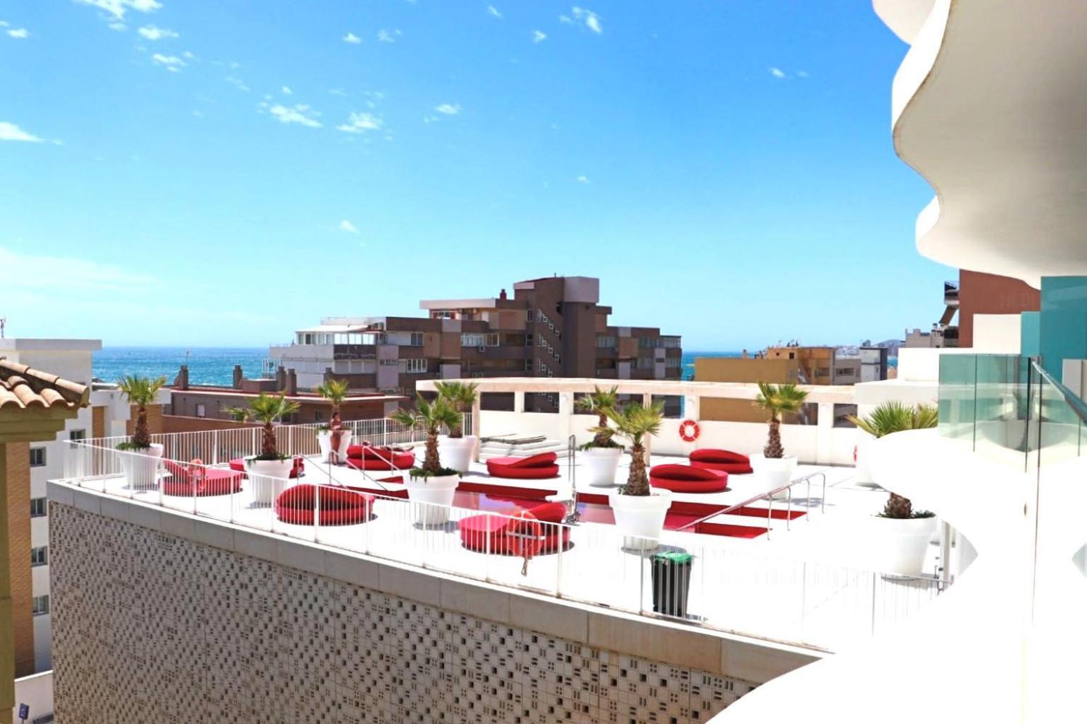 Fantastic Apartment In The Wave Just Steps From Carvajal Beach - Pool And Free Parking Фуэнхирола Экстерьер фото