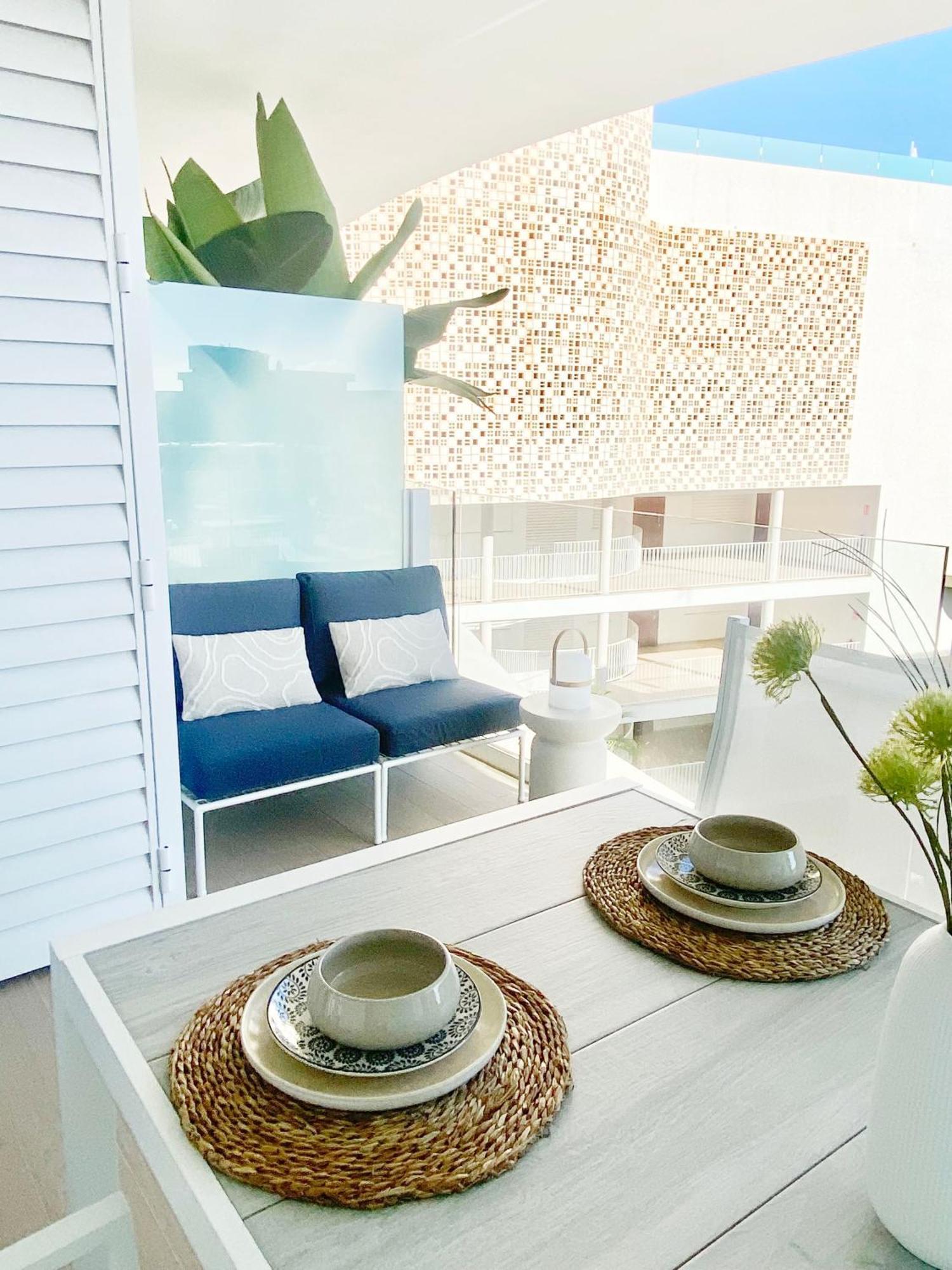 Fantastic Apartment In The Wave Just Steps From Carvajal Beach - Pool And Free Parking Фуэнхирола Экстерьер фото