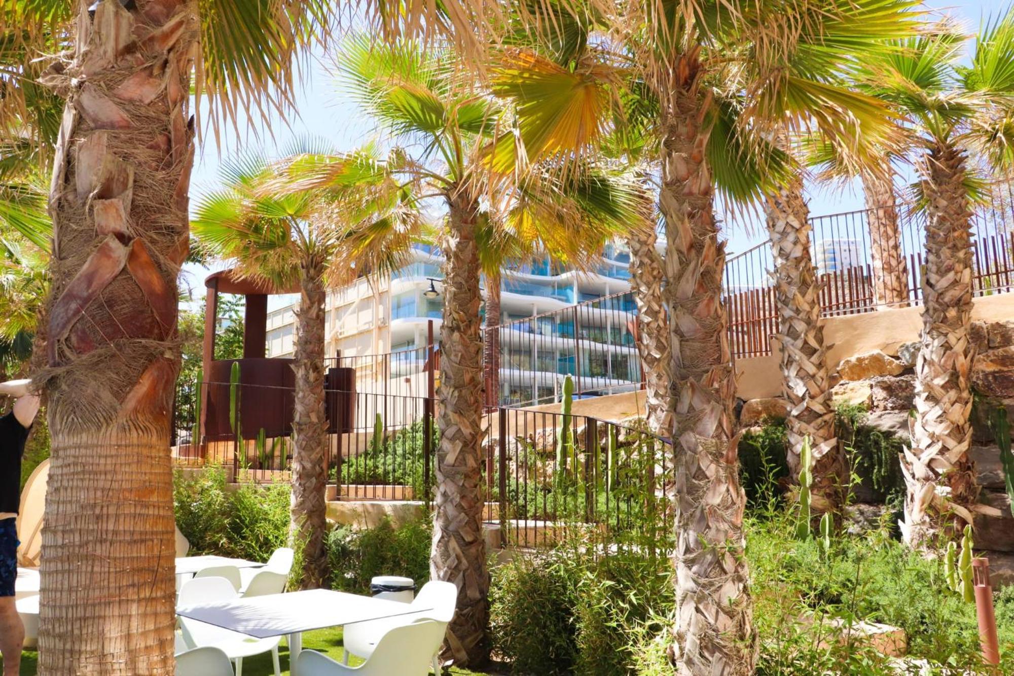 Fantastic Apartment In The Wave Just Steps From Carvajal Beach - Pool And Free Parking Фуэнхирола Экстерьер фото