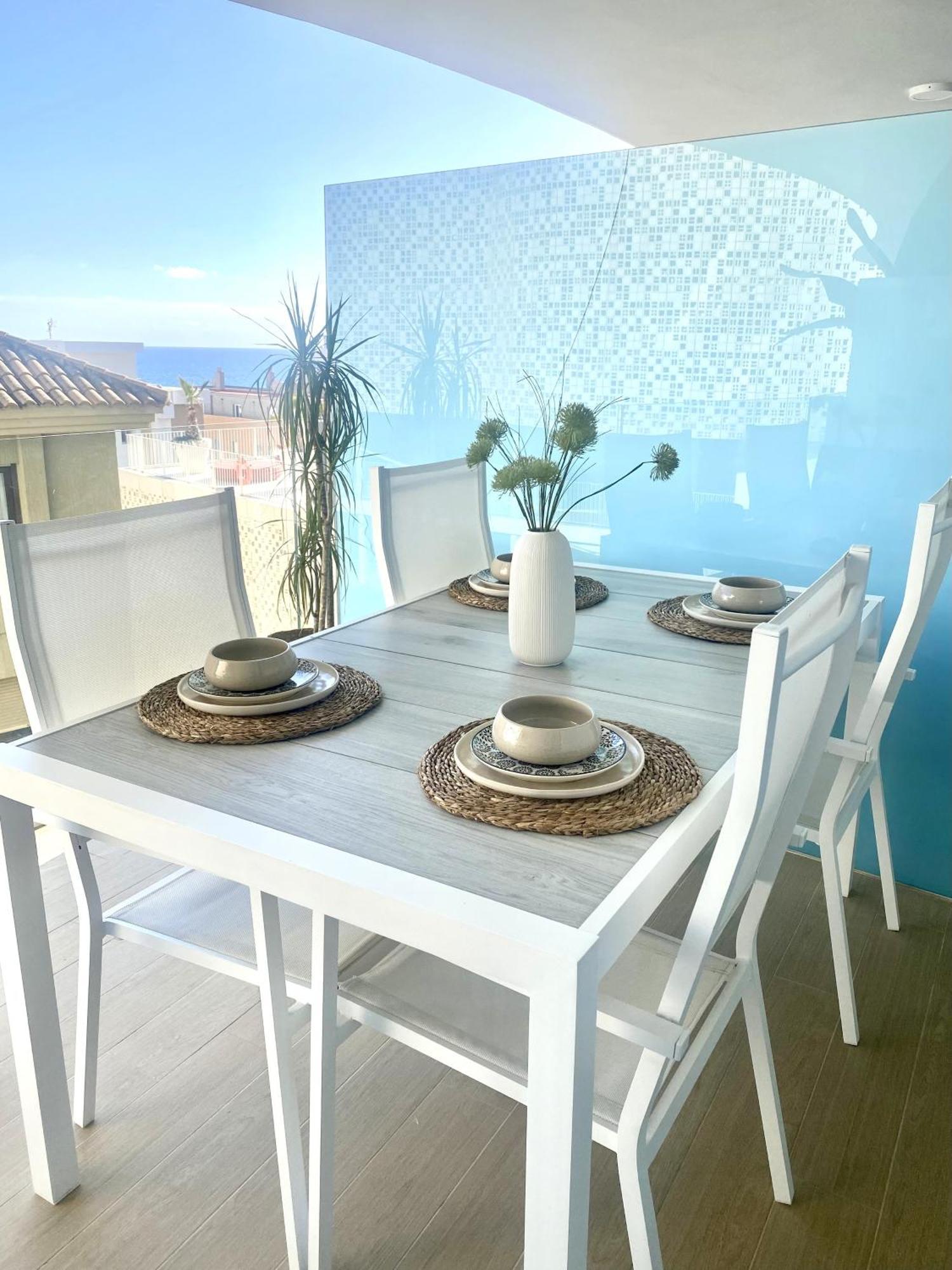 Fantastic Apartment In The Wave Just Steps From Carvajal Beach - Pool And Free Parking Фуэнхирола Экстерьер фото